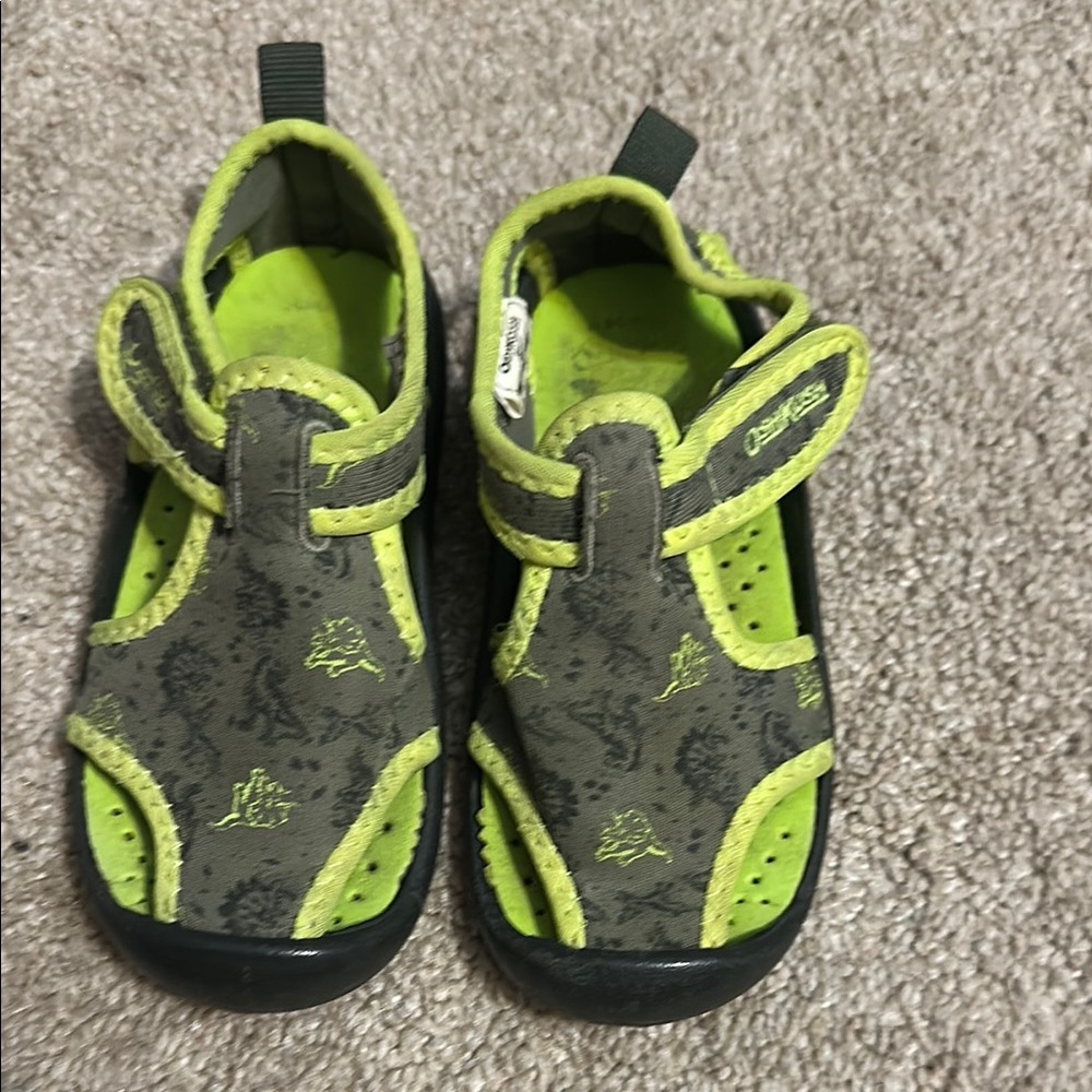 OshKosh B'gosh Green and Black Sport Sandals with Velcro Straps